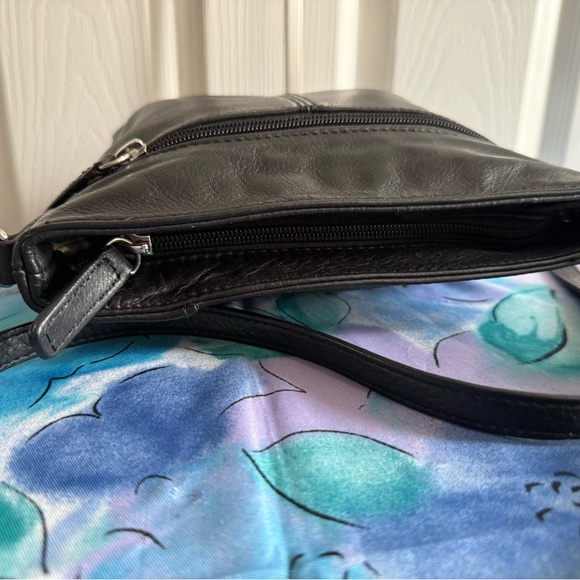 Margot Black Leather Crossbody Bag - Picture 5 of 9